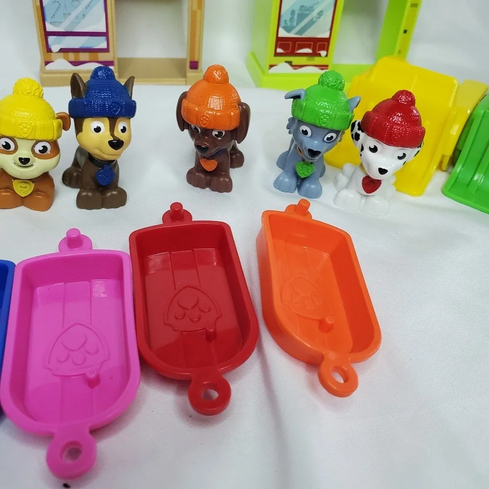 Paw Patrol Winter‎ Rescue Playset Arctic Snow Sled Figures Snowboard